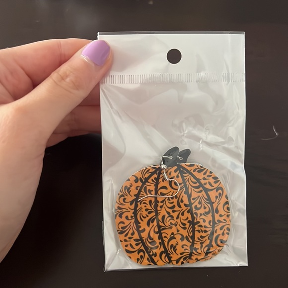 Pumpkin Earrings - Picture 4 of 4